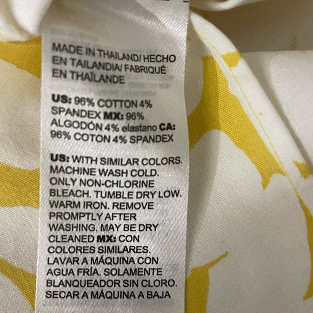 💎💎Chico's Sunny Yellow and Cream Floral Blouse - Picture 3 of 10